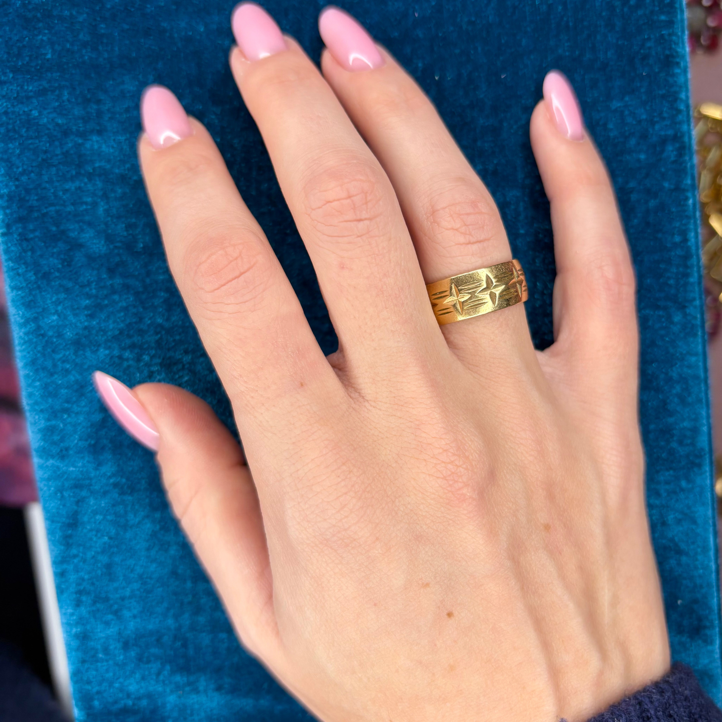 14k Starburst Band