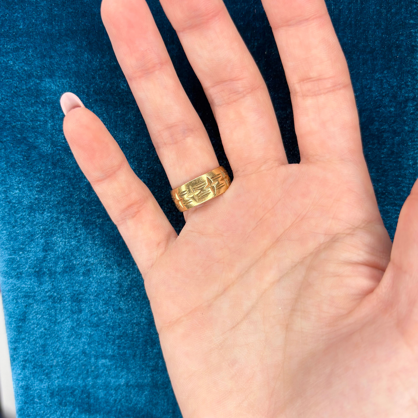 14k Starburst Band