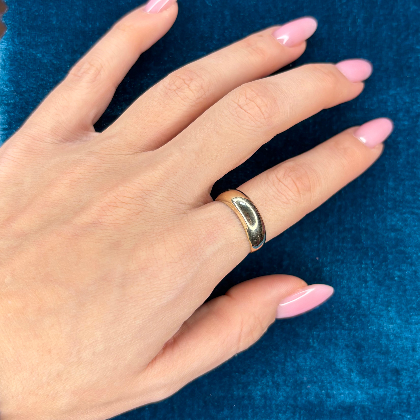 18k Domed Band